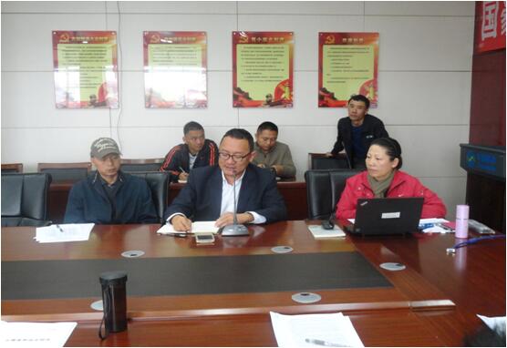 保山移动综合部副总杨涛在培训中宣贯省移动对车辆治理的相关要求事项。。