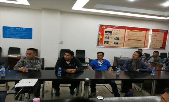 普洱铁塔公司驾驶员张华、、、邹红宾、、、李剑（左二、、、左三、、、左四）加入清静培训。。。